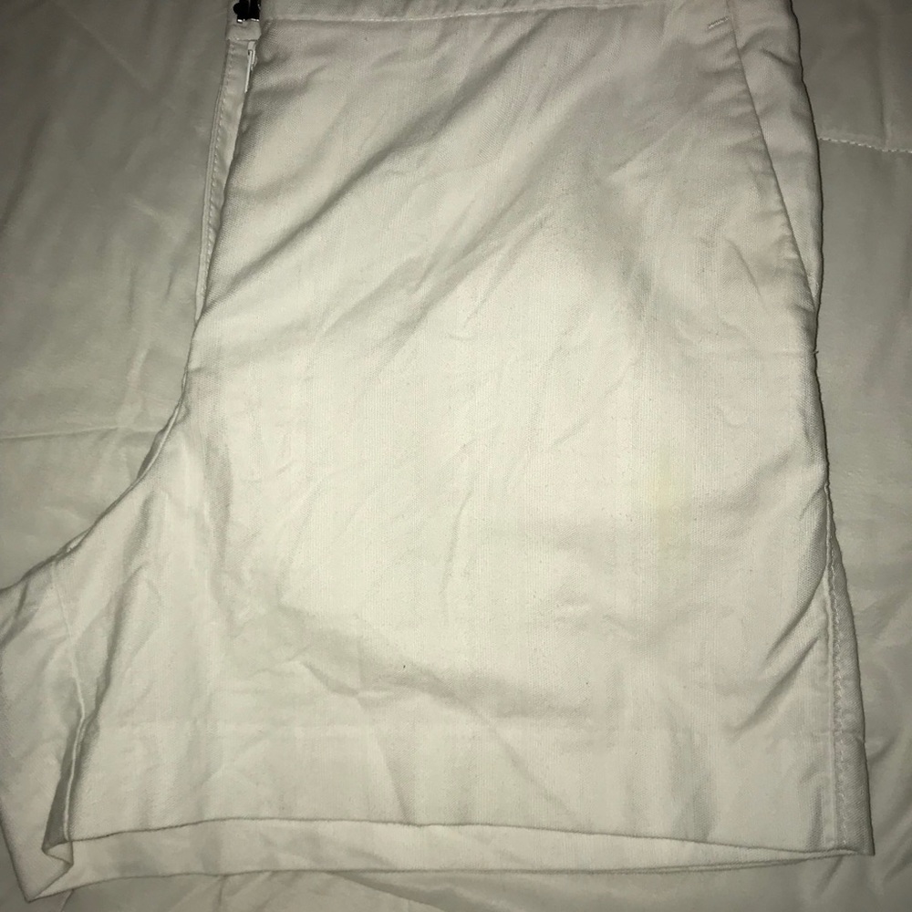 Shorts - Picture 2 of 3